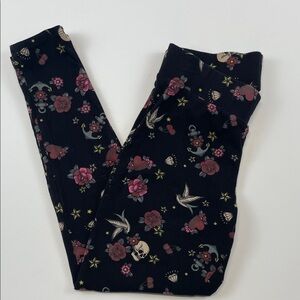 Torrid Black Floral Skull Leggings Capri Size 00 Gothic Tattoo Print
